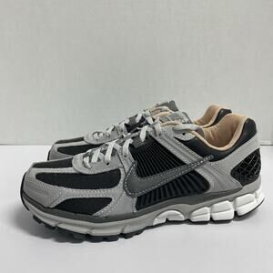 Nike Air Zoom Vomero 5 Dark Smoke Grey Vachetta HV5982 001 Size 10 Mesh Runner